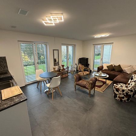 V.I.P Appartement Boettstein Luaran gambar