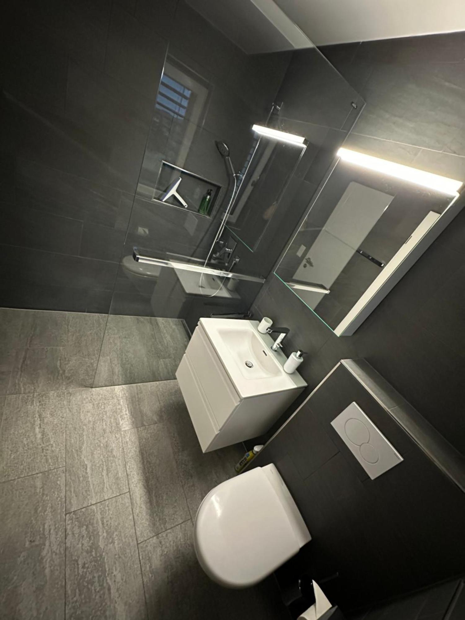 V.I.P Appartement Boettstein Luaran gambar